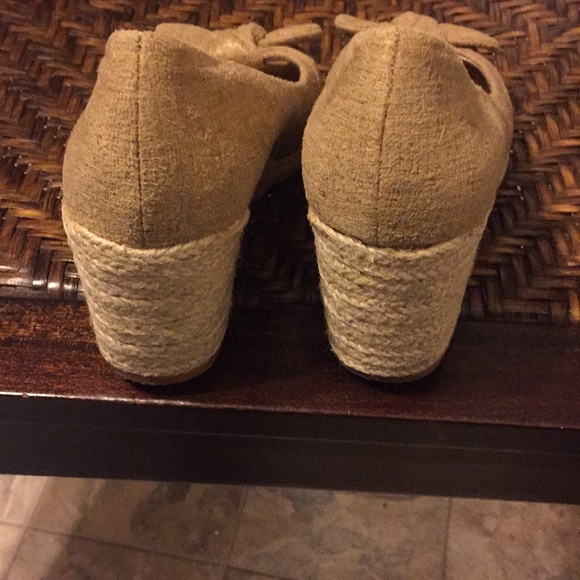 bandolino wedge shoes